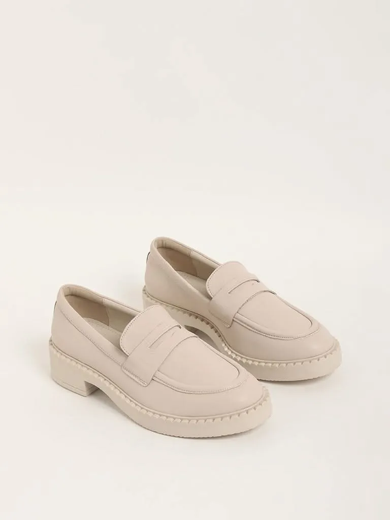 LUNA BLU Solid Ivory Loafers